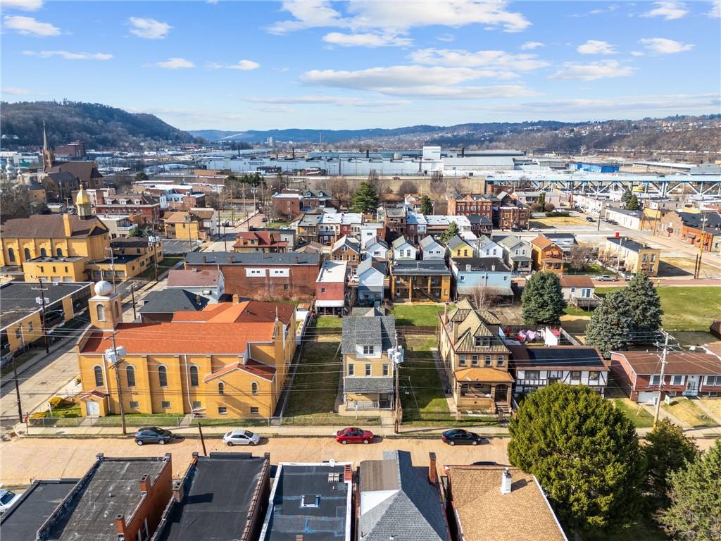 311 Catherine Street McKees Rocks, PA 15136 - Photo 39 of 41 an aerial view of residential houses with outdoor space