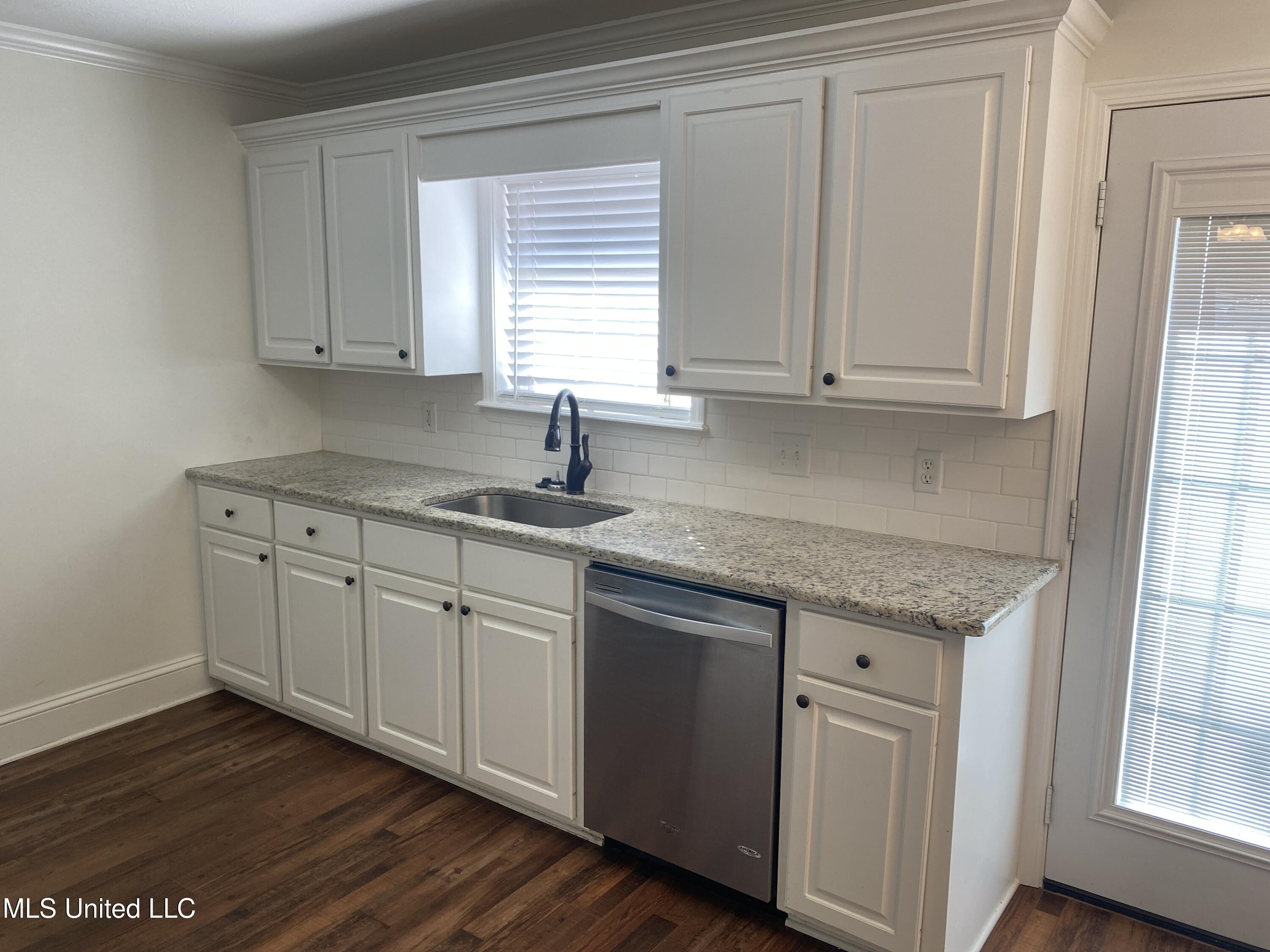 209 Cherrybark Lane Brandon, MS 39047 - Photo 2 of 10 original (8)