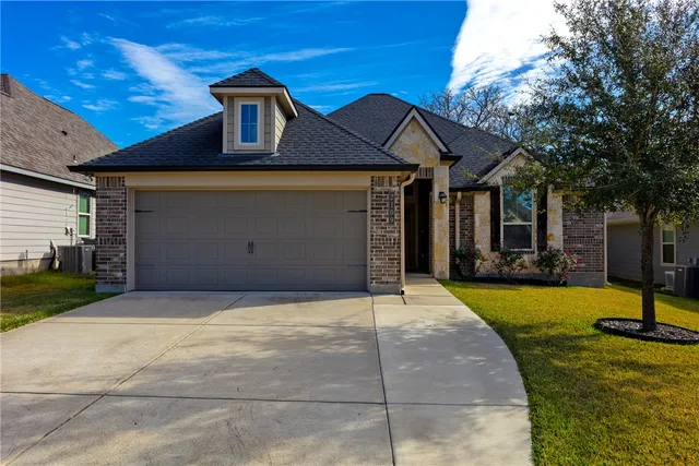 $320,000 | 2109 Stubbs Drive, Bryan, TX 77807