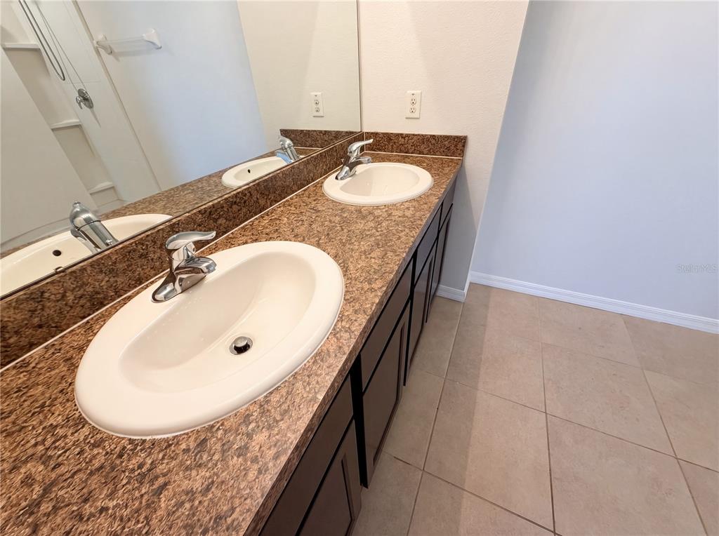10225 Mangrove Well Road Sun City Center, FL 33573 - Photo 16 of 35