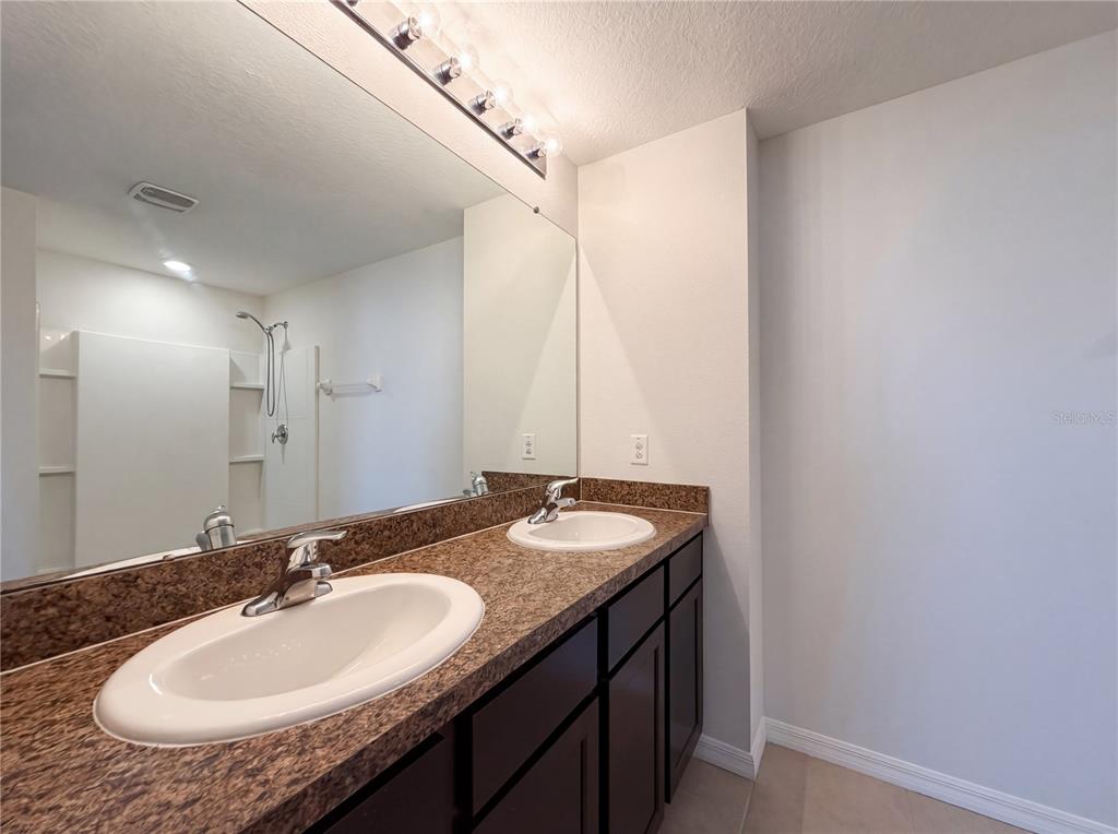 10225 Mangrove Well Road Sun City Center, FL 33573 - Photo 17 of 35