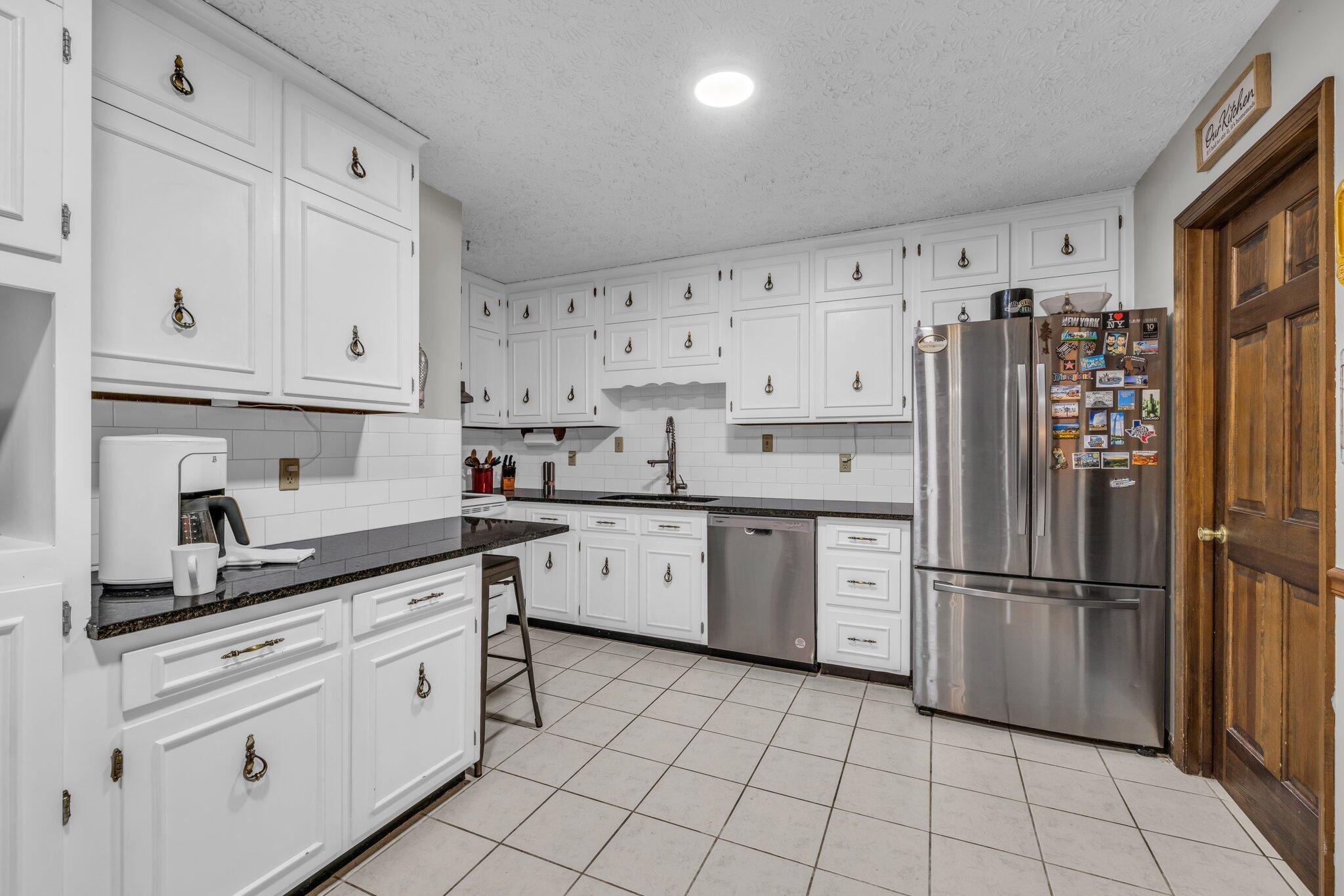 1314 Highland Road Chattanooga, TN 37415 - Photo 8 of 35 Newly Refinished Kitchen