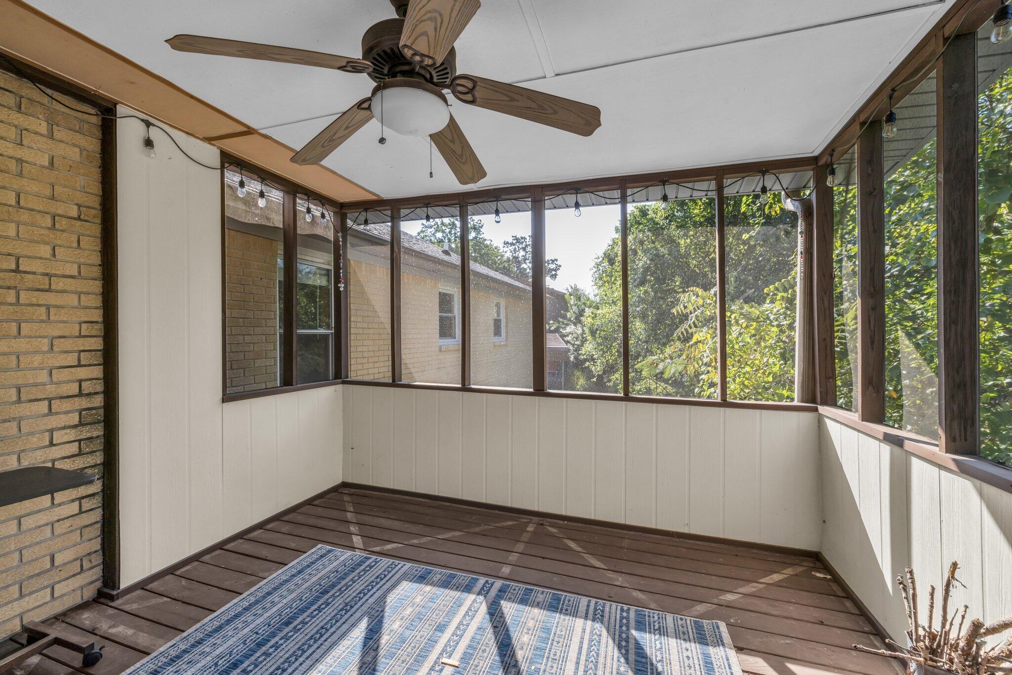 1314 Highland Road Chattanooga, TN 37415 - Photo 20 of 35 Covered Screened Patio