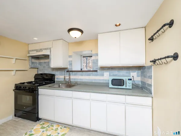 $2,900 | 128 Perry Avenue, Unit COTTAGE, Norwalk, CT 06850