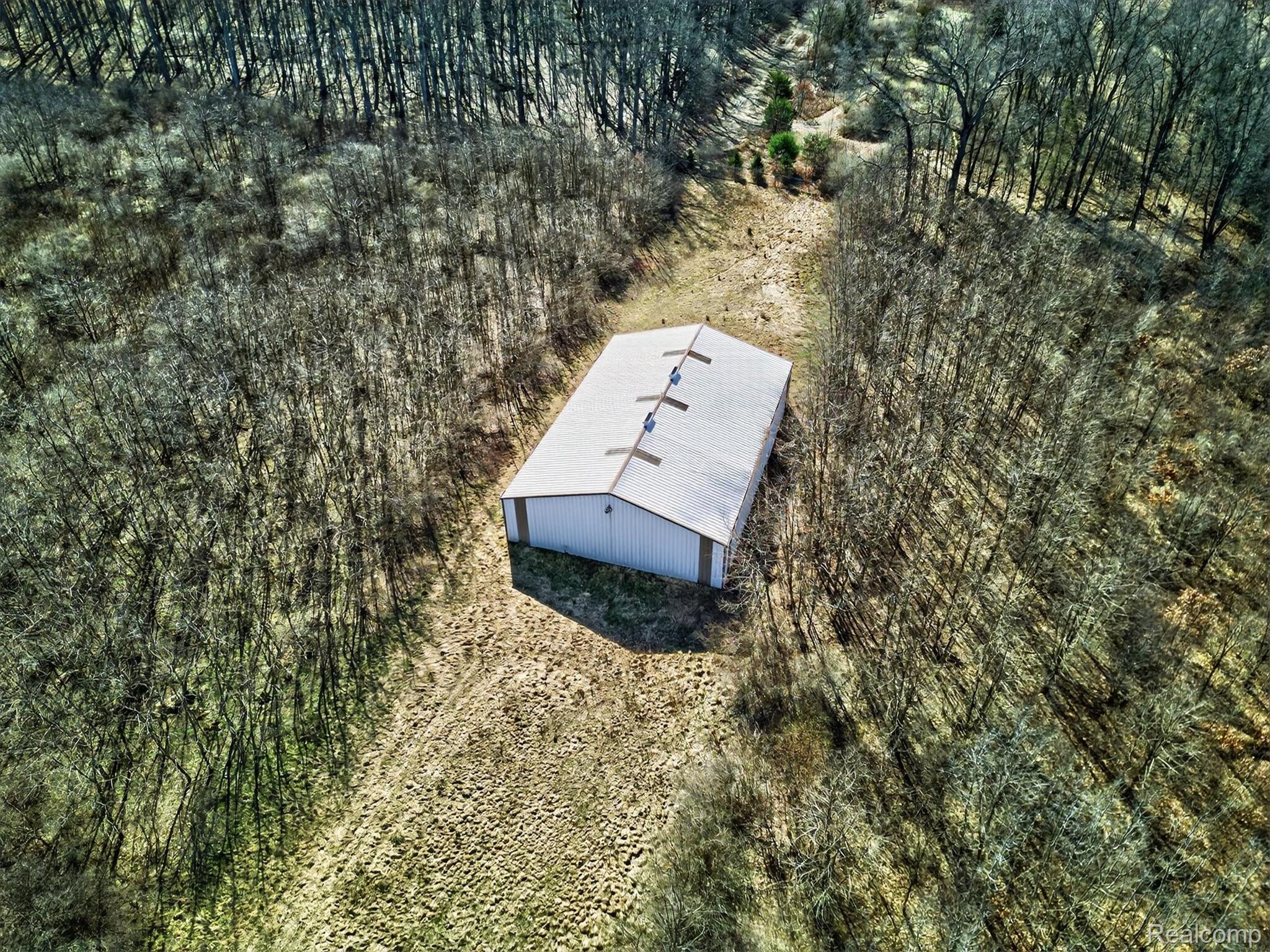 2551 Patterson Lk Road Pinckney, MI 48169 - Photo 88 of 95 4000 sq ft Morten Barn