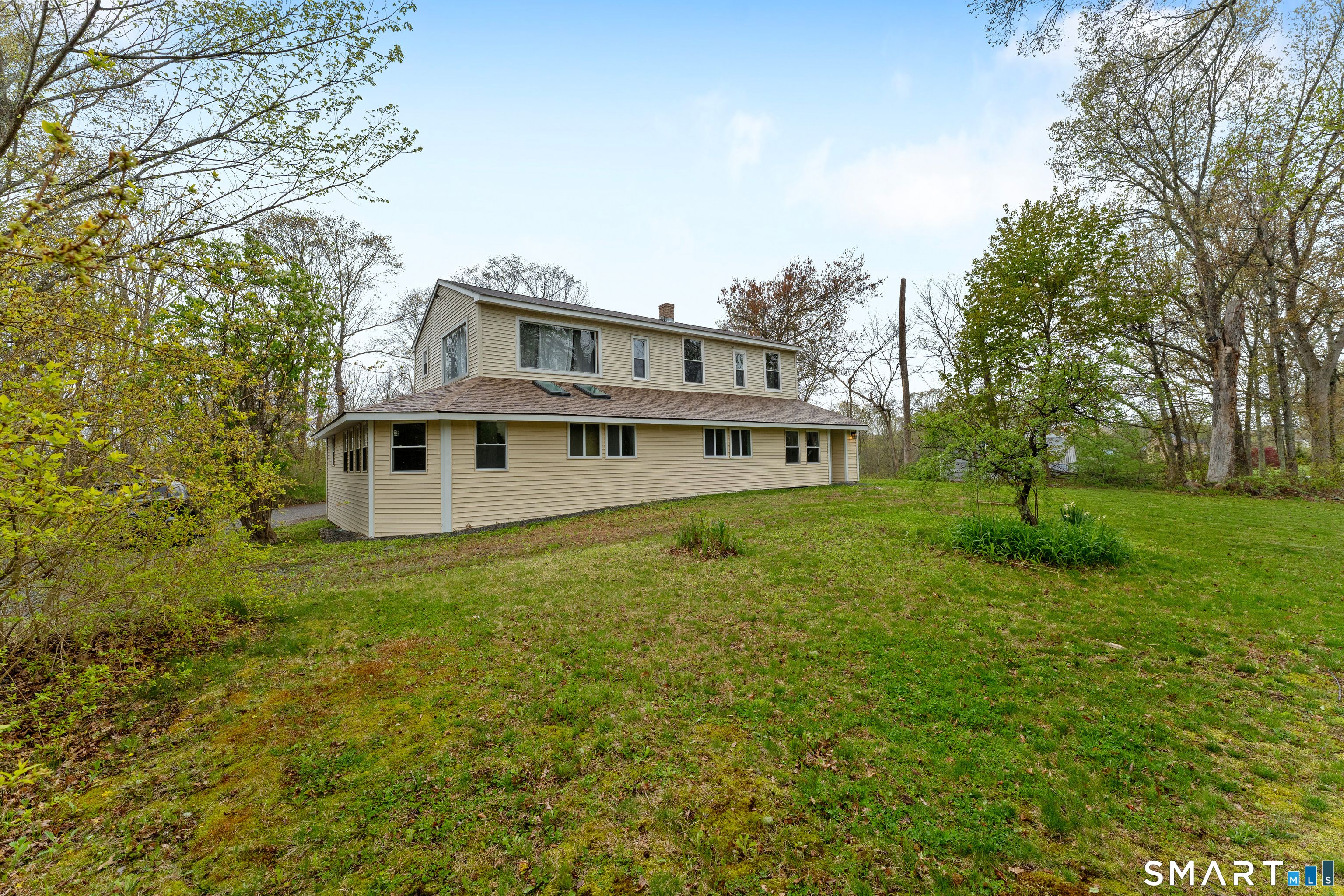 859 Ekonk Hill Road Voluntown, CT 06384 - Photo 4 of 36