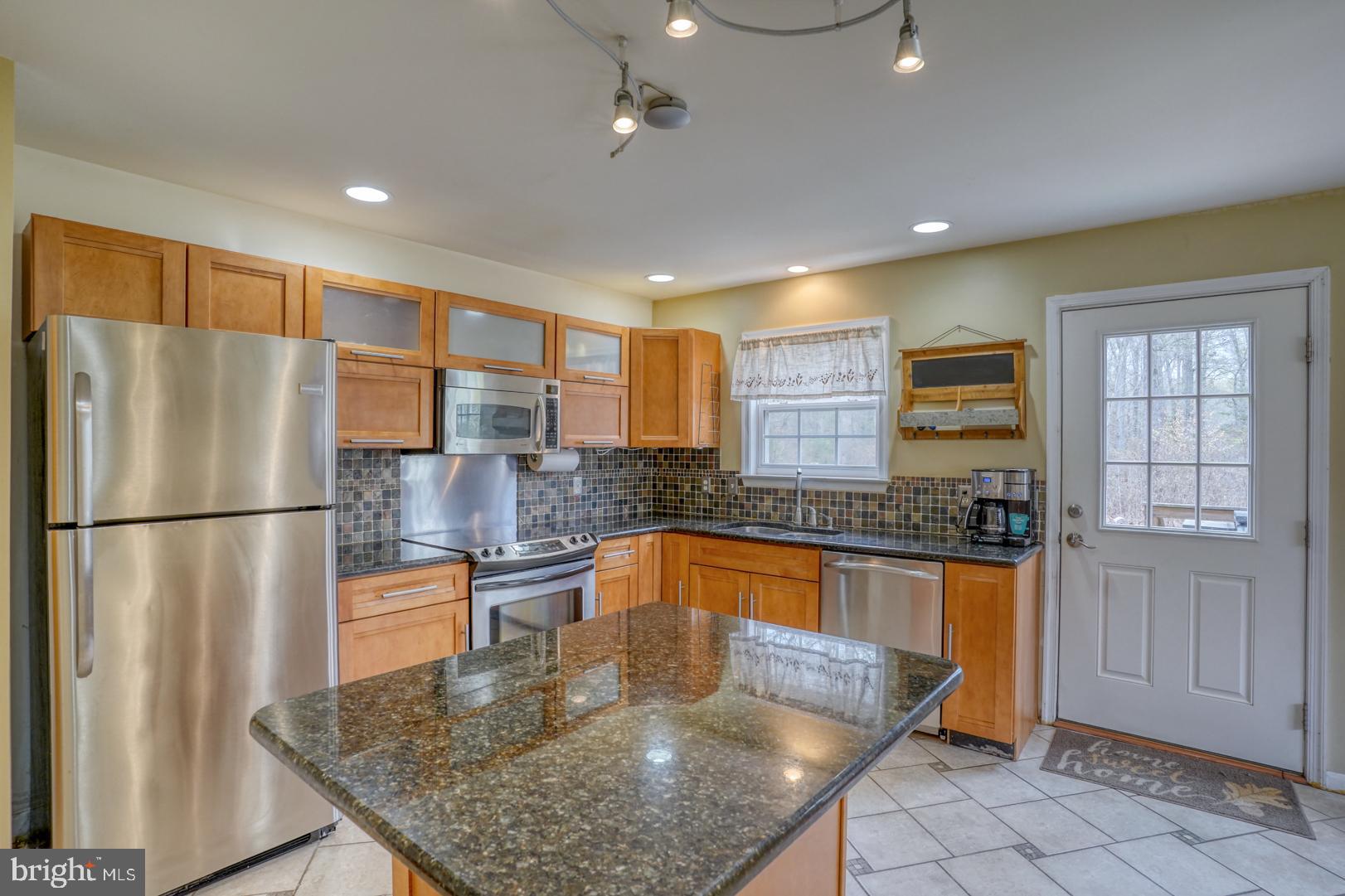 519 Squawigm Road Dover, DE 19901 - Photo 17 of 41 Kitchen