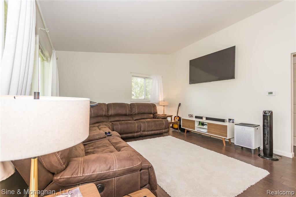55 Stark Road Rochester Hills, MI 48307 - Photo 8 of 37