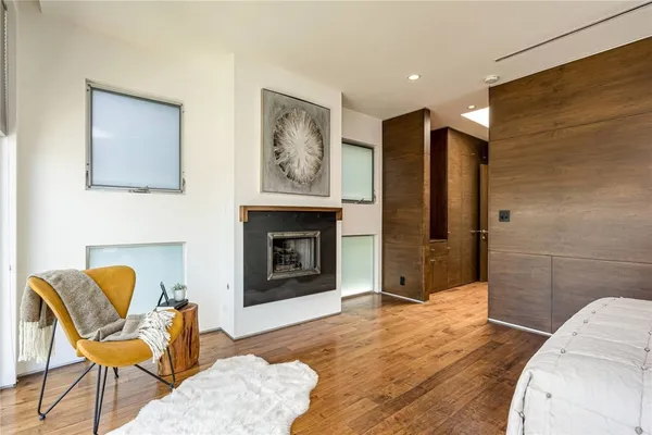 $13,500 | 414 Venice Way, Venice, CA 90291
