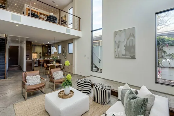 $13,500 | 414 Venice Way, Venice, CA 90291