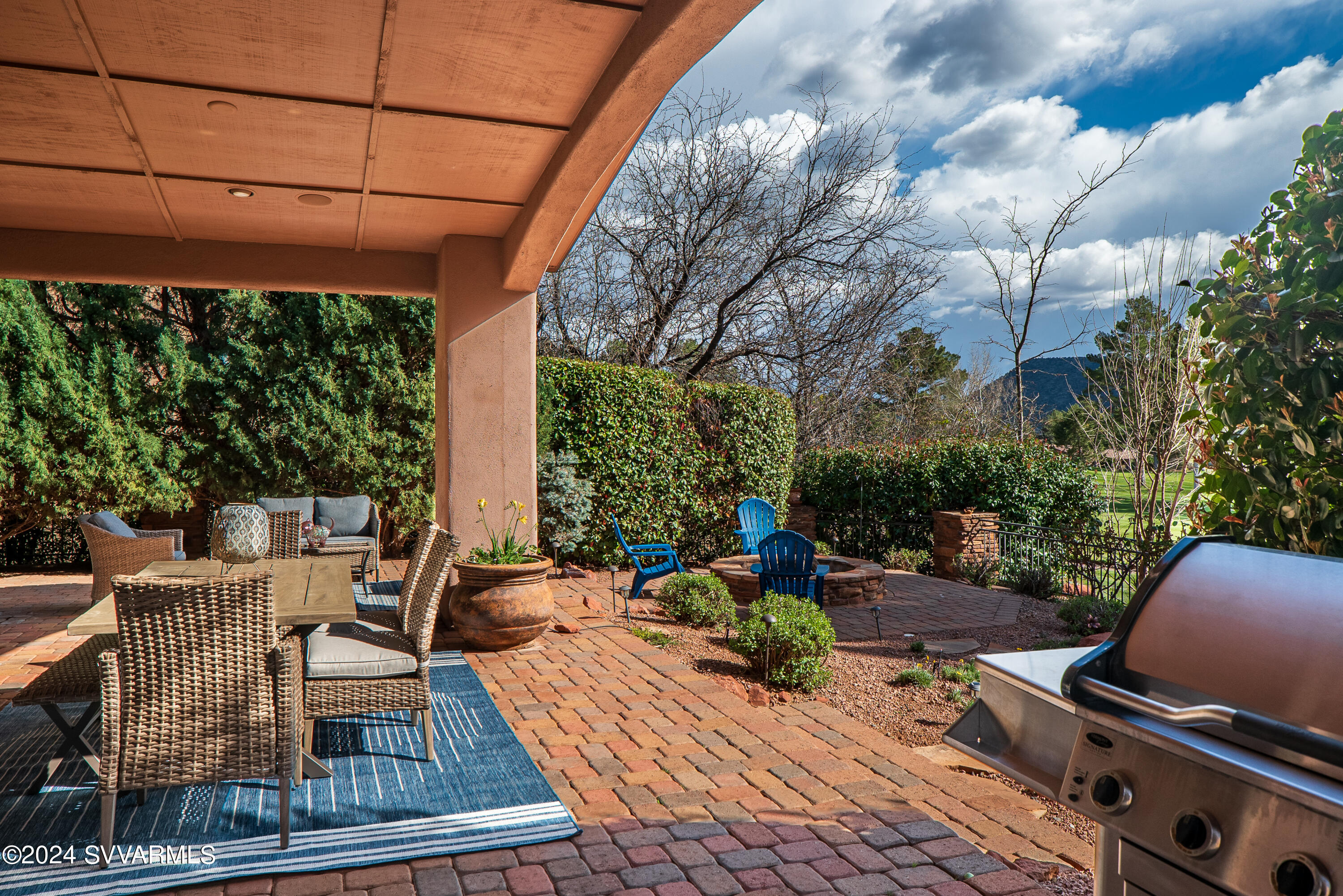 395 Merry Go Round Rock Road Sedona, AZ 86351 - Photo 13 of 68 High End Grill stays