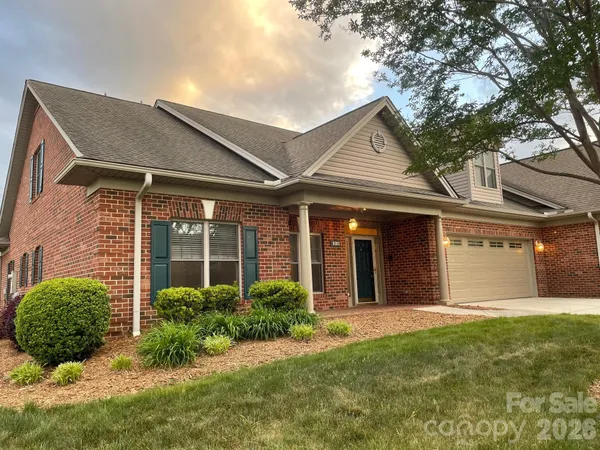 $425,000 | 489 26th Avenue Northeast, Hickory, NC 28601