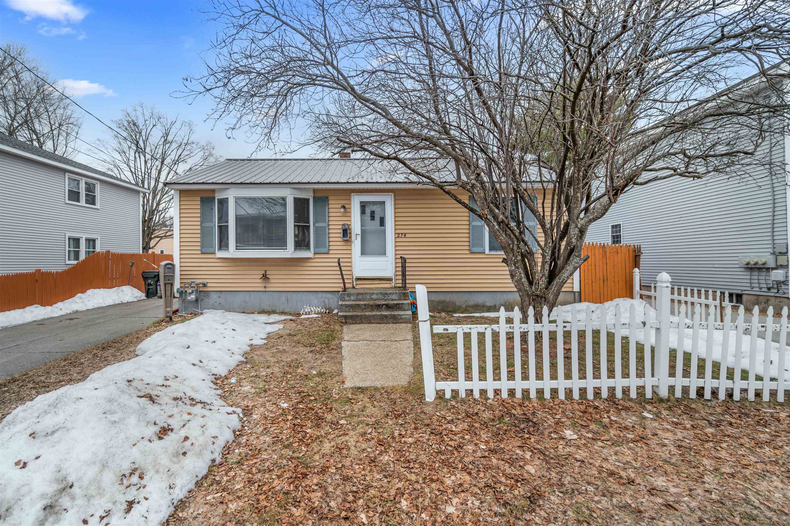 274 Blucher Street Manchester, NH 03102 - Photo 2 of 21