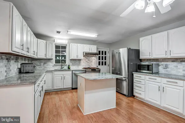 $575,000 | 8909 Hill Place, Manassas, VA 20110