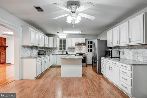 $575,000 | 8909 Hill Place, Manassas, VA 20110