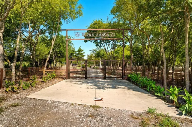 $1,150,000 | 1431 Farm To Market Road 85, Ennis, TX 75119