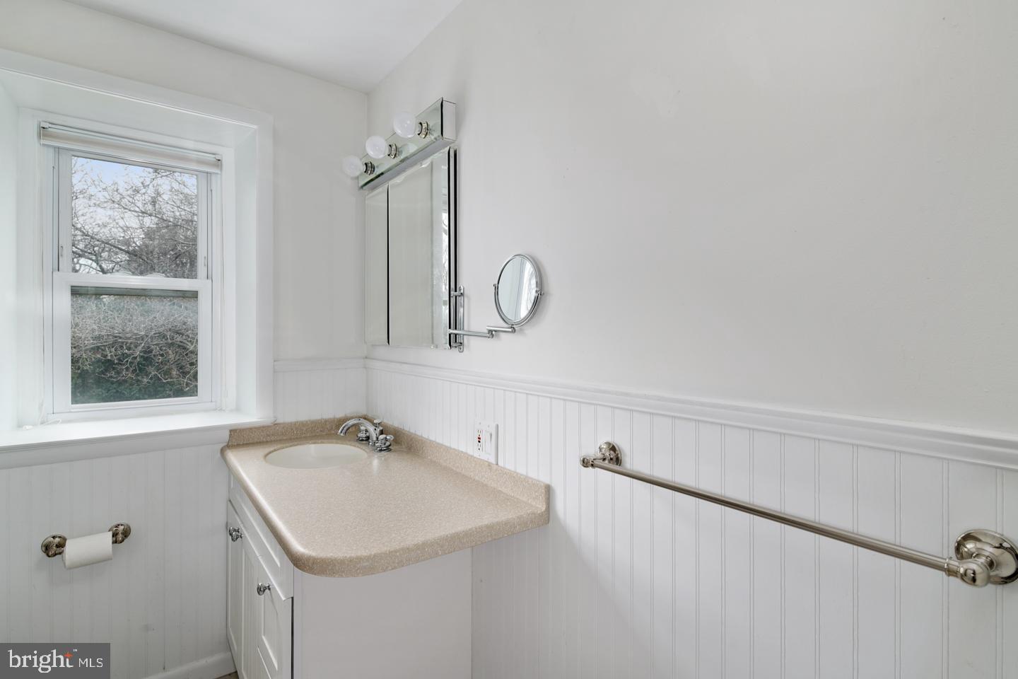705 Ivins Road Philadelphia, PA 19128 - Photo 17 of 27 Gallery Image 17