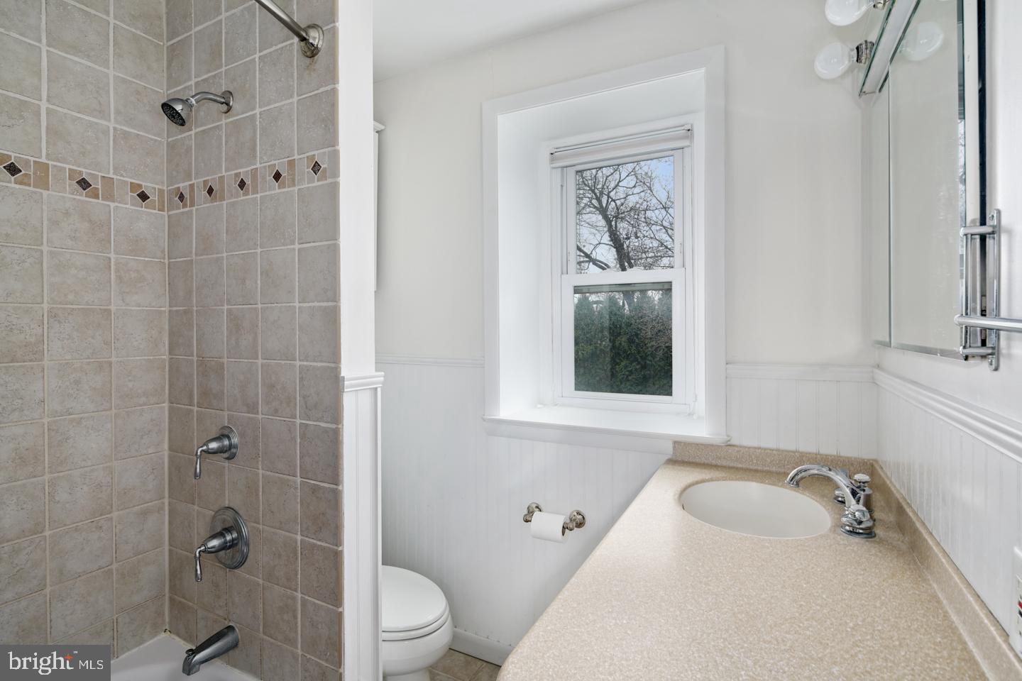 705 Ivins Road Philadelphia, PA 19128 - Photo 18 of 27 Gallery Image 18