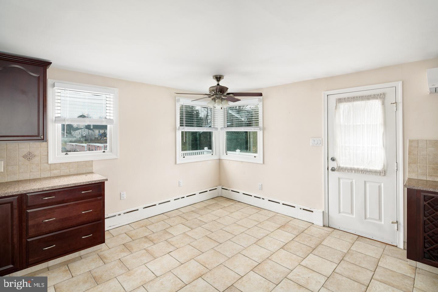 705 Ivins Road Philadelphia, PA 19128 - Photo 3 of 27 Gallery Image 3
