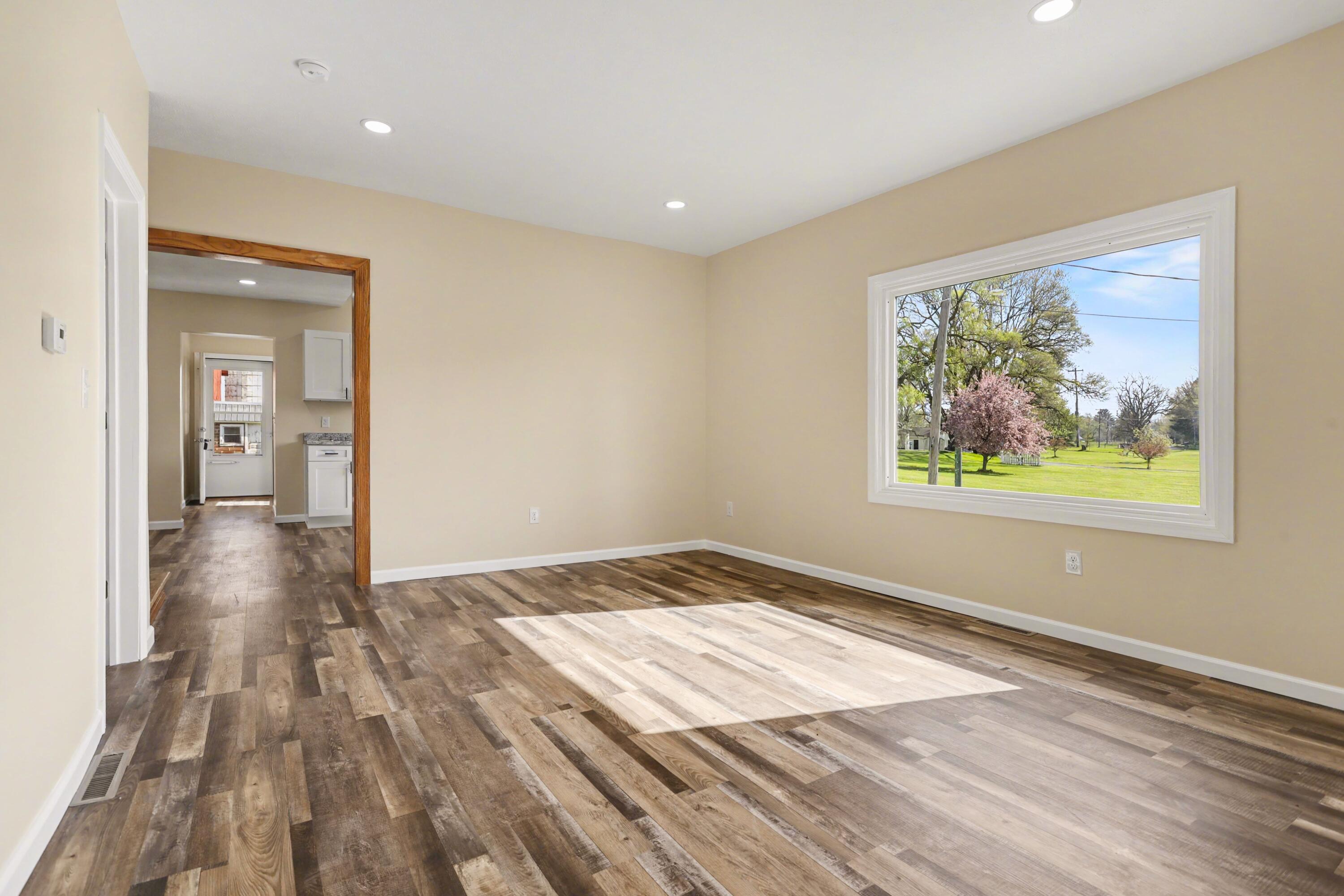 8891 Pennfield Road Battle Creek, MI 49014 - Photo 9 of 39 Dining Area
