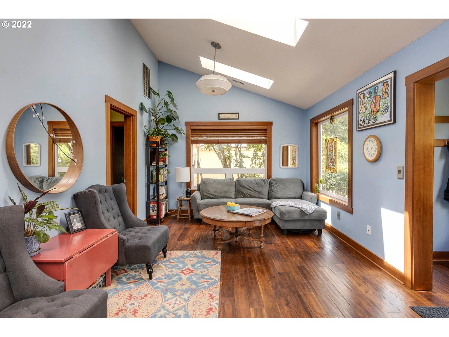 41584 Southeast Thomas Road Sandy, OR 97055 - Photo 4 of 32 a living room with furniture and a large window