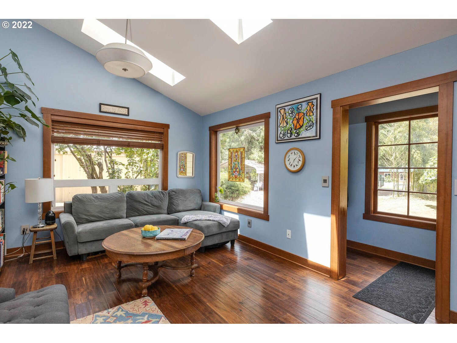 41584 Southeast Thomas Road Sandy, OR 97055 - Photo 5 of 32 a living room with furniture and a window