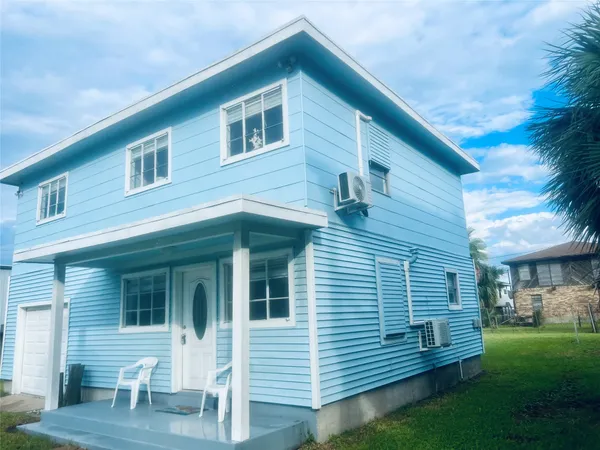 $1,850 | 6004 Avenue T, Galveston, TX 77551