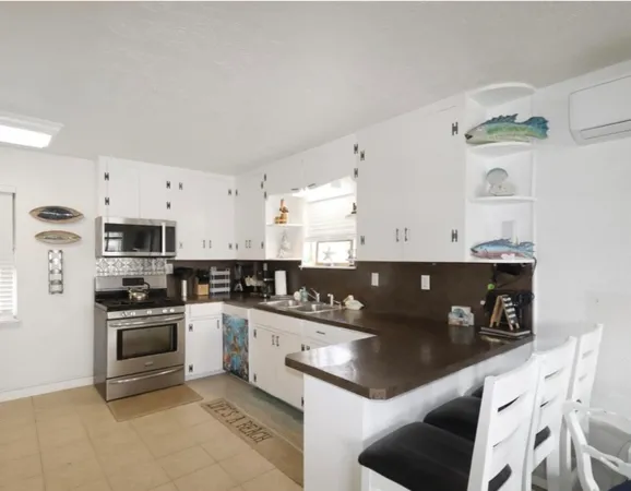 $1,850 | 6004 Avenue T, Galveston, TX 77551