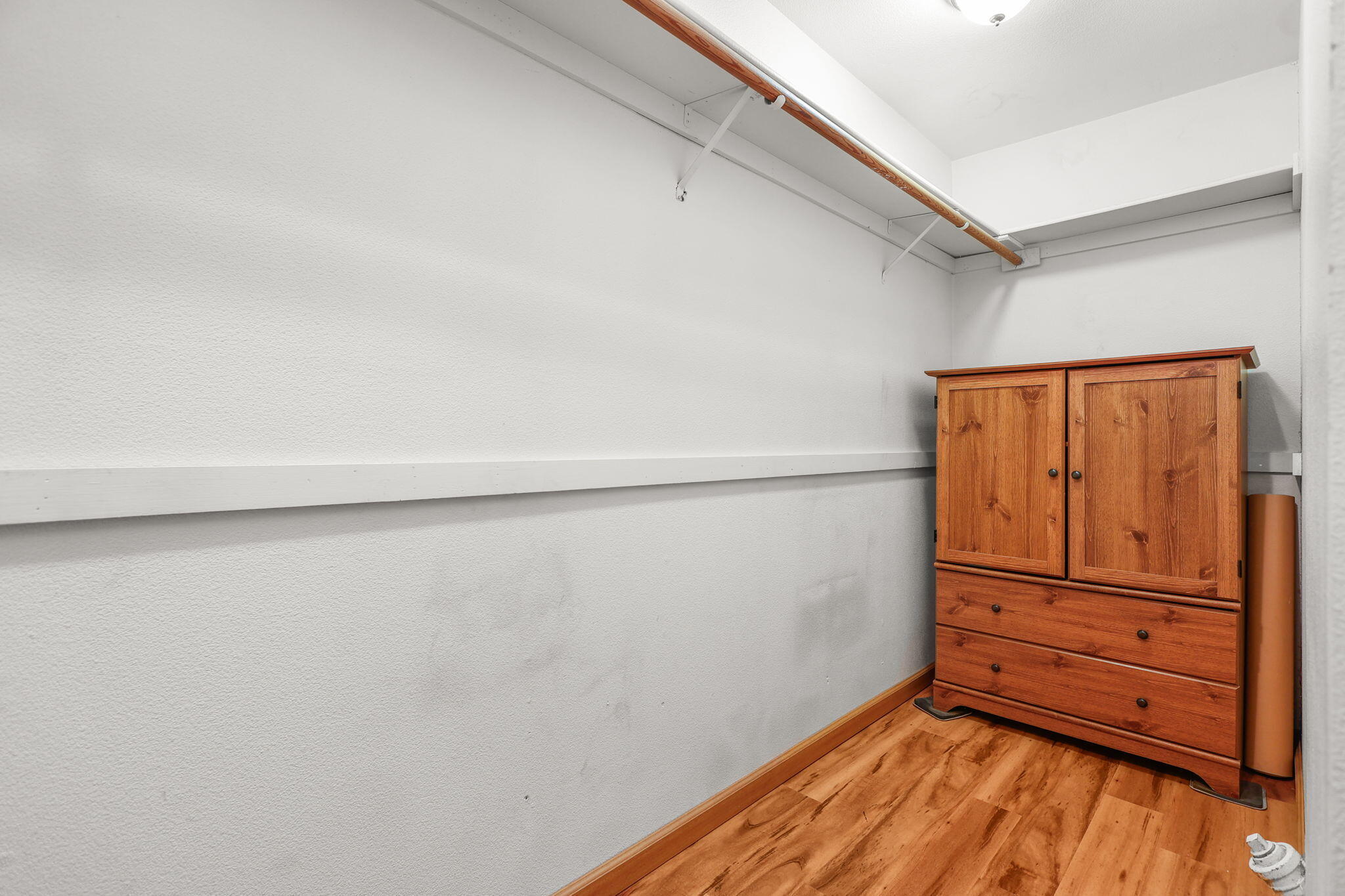 12785 Williamson Road Redding, CA 96003 - Photo 23 of 45 Walk in closet