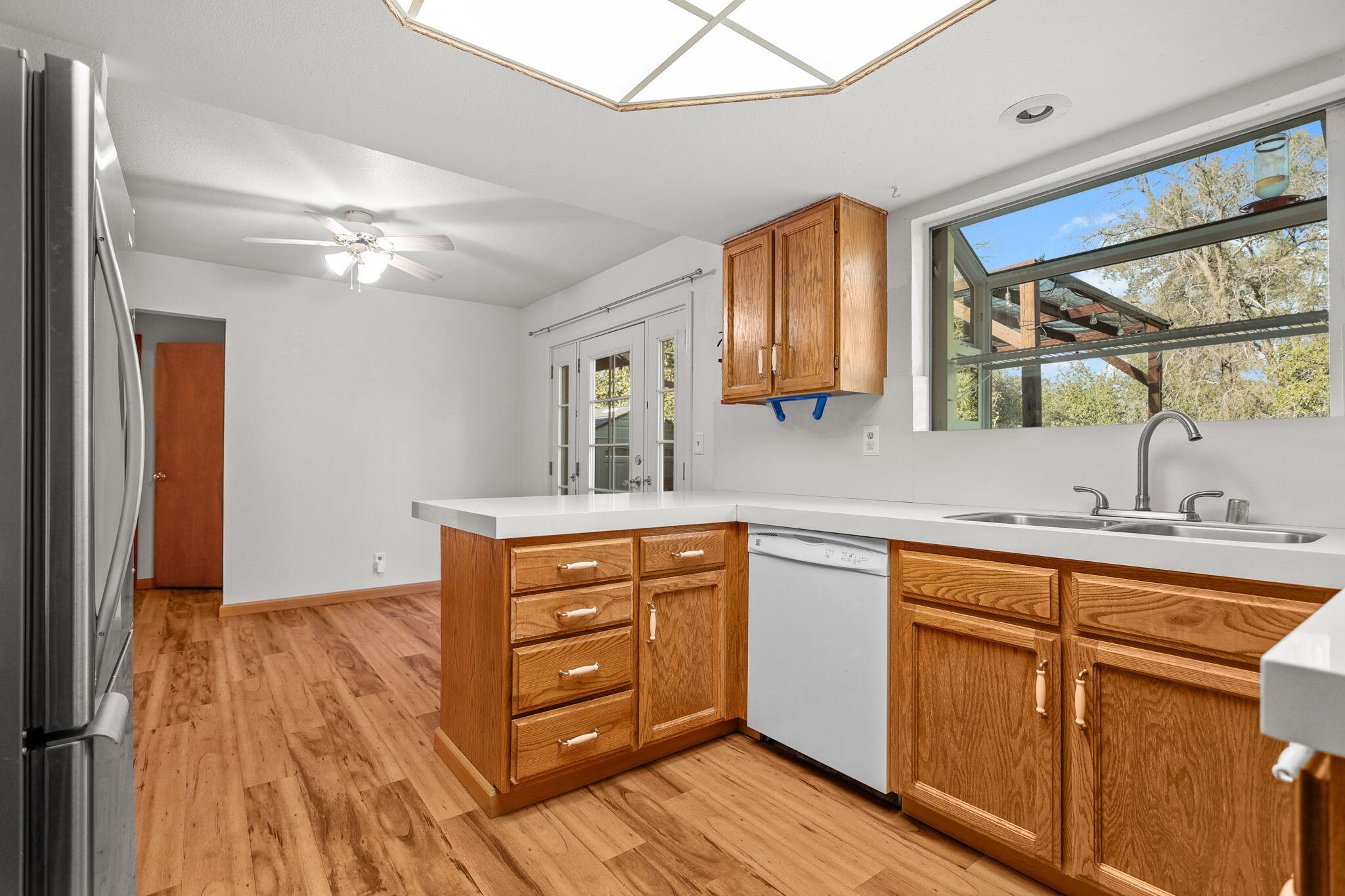 12785 Williamson Road Redding, CA 96003 - Photo 8 of 45 25-web-or-mls-_K3A7332