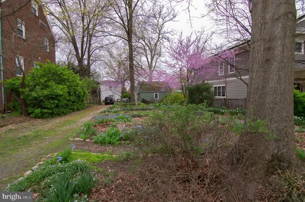 $1,850,000 | 2401 North Dickerson Street, Arlington, VA 22207