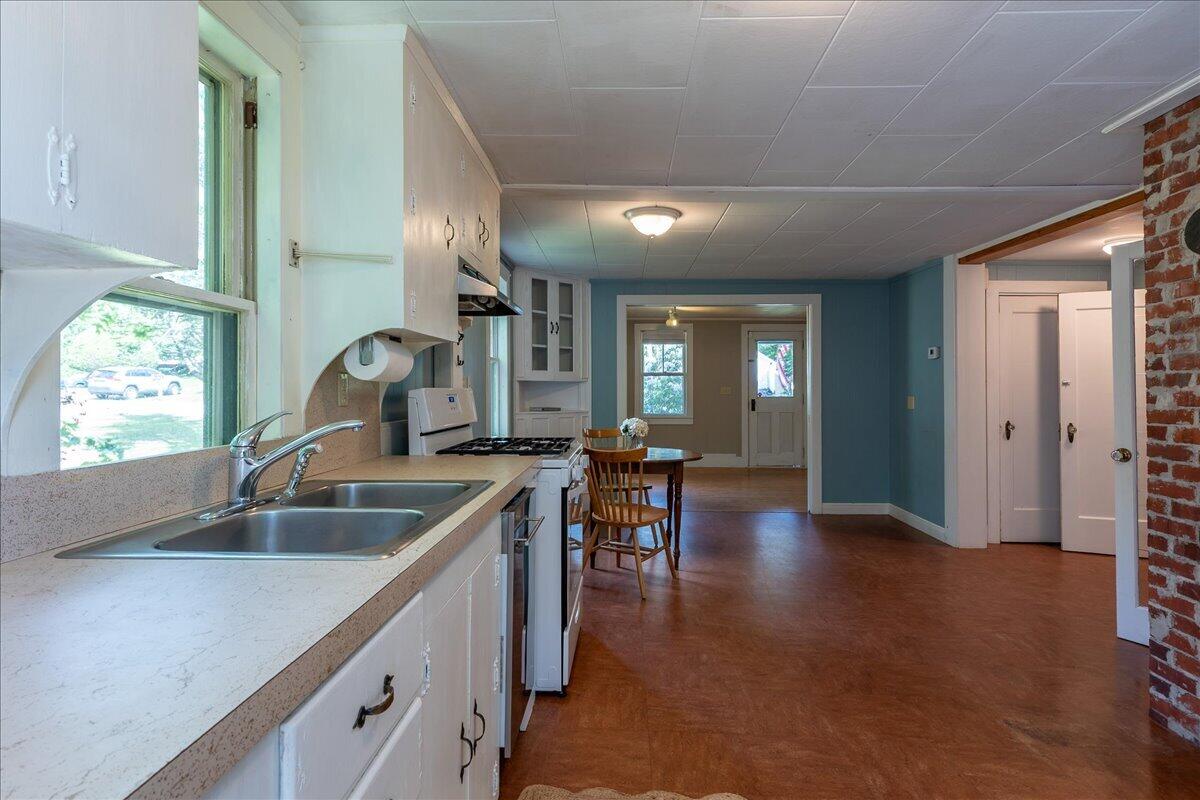 6 Thomas Street Camden, ME 04843 - Photo 8 of 67 6 Thomas Street, Camden