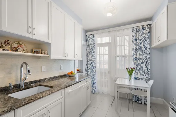 $1,099,000 | 325 Tappan Street, Unit 6, Brookline, MA 02445