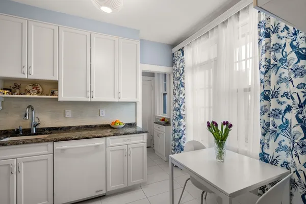 $1,099,000 | 325 Tappan Street, Unit 6, Brookline, MA 02445