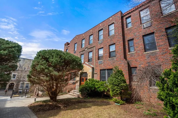 $1,099,000 | 325 Tappan Street, Unit 6, Brookline, MA 02445
