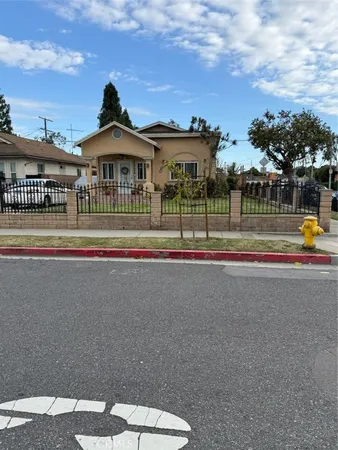$799,900 | 444 West Buckthorn Street, Inglewood, CA 90301
