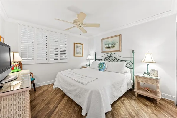 $10,000 | 9415 Gulf Shore Drive, Unit 302, Naples, FL 34108