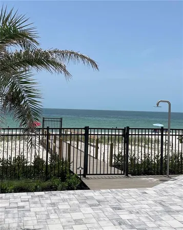 $10,000 | 9415 Gulf Shore Drive, Unit 302, Naples, FL 34108