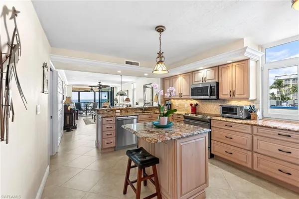 $10,000 | 9415 Gulf Shore Drive, Unit 302, Naples, FL 34108