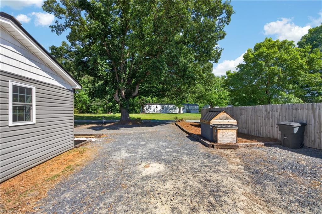 4306 Plainfield Road Sophia, NC 27350 - Photo 21 of 30