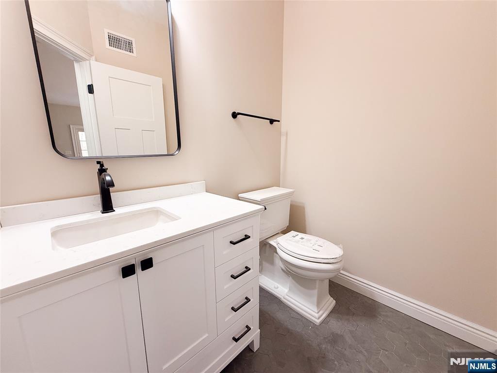 704 Orangeburgh Road River Vale, NJ 07675 - Photo 17 of 49