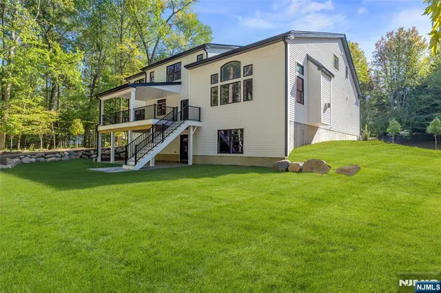 $1,688,000 | 704 Orangeburgh Road, River Vale, NJ 07675