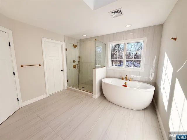 $1,688,000 | 704 Orangeburgh Road, River Vale, NJ 07675