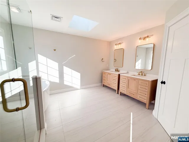 $1,688,000 | 704 Orangeburgh Road, River Vale, NJ 07675