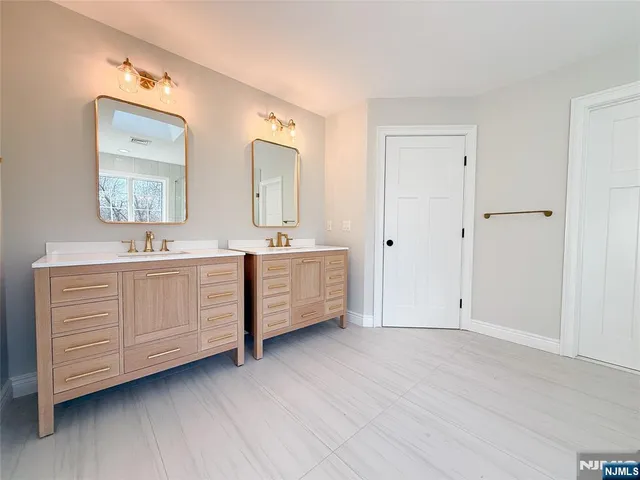 $1,688,000 | 704 Orangeburgh Road, River Vale, NJ 07675