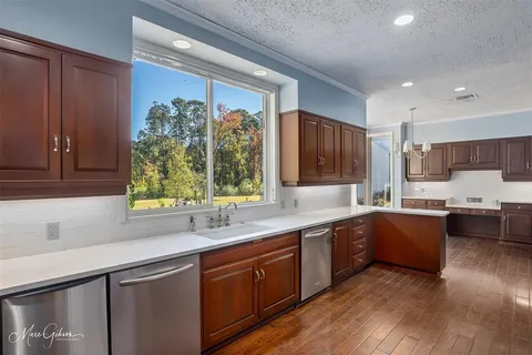 $1,100,000 | 10405 Ellerbe Road, Shreveport, LA 71106