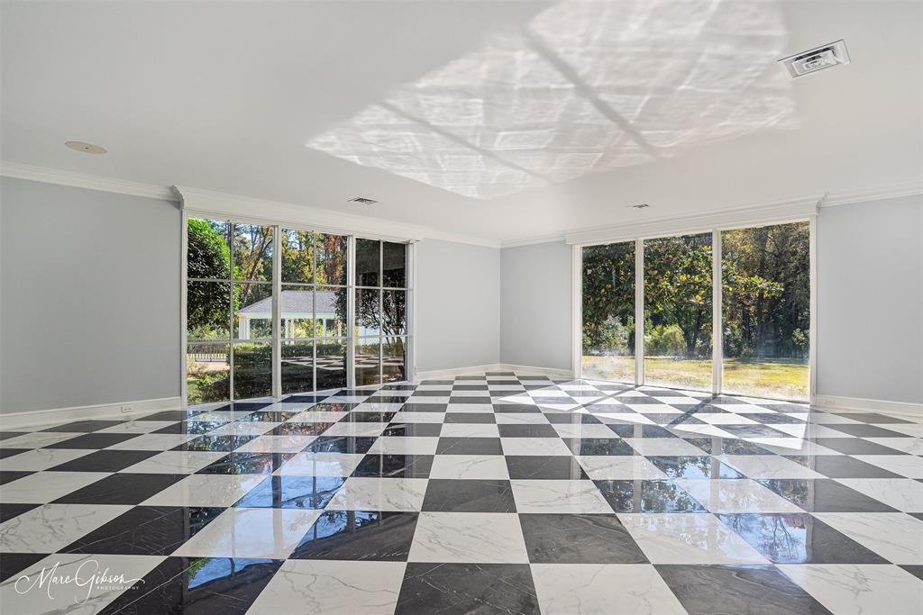 10405 Ellerbe Road Shreveport, LA 71106 - Photo 4 of 40 a view of a black and white checkered floor