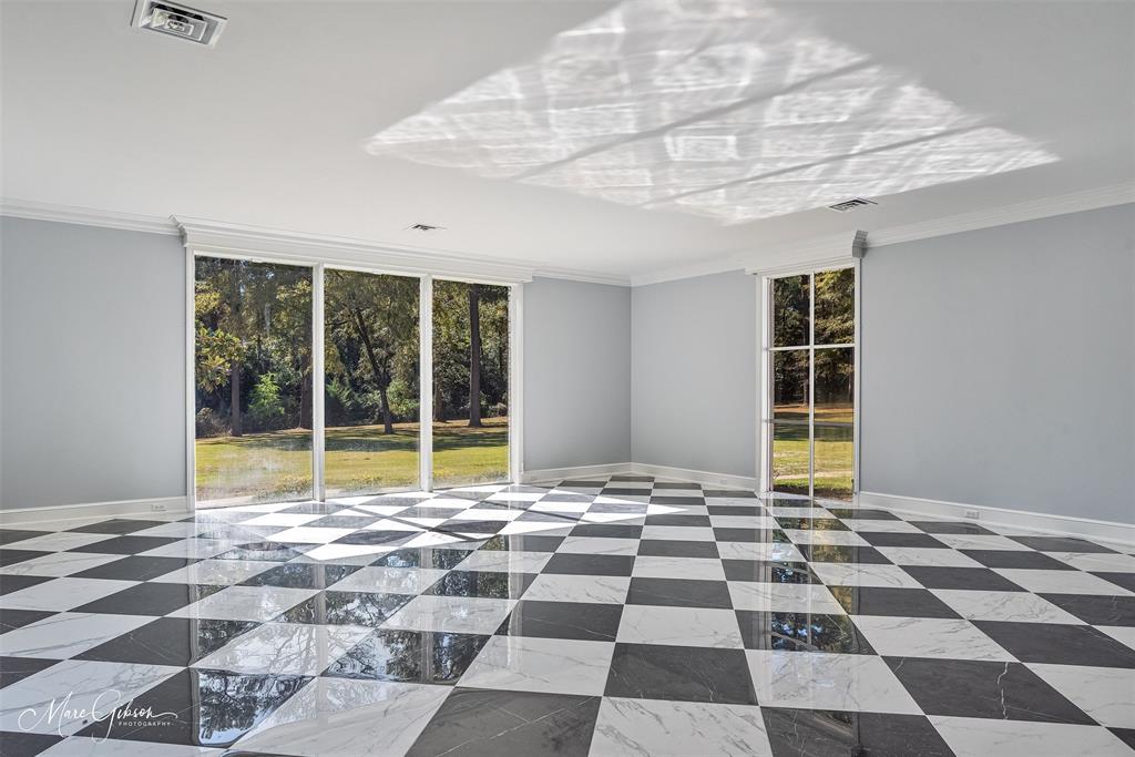 10405 Ellerbe Road Shreveport, LA 71106 - Photo 5 of 40 a view of a black and white checkered floor