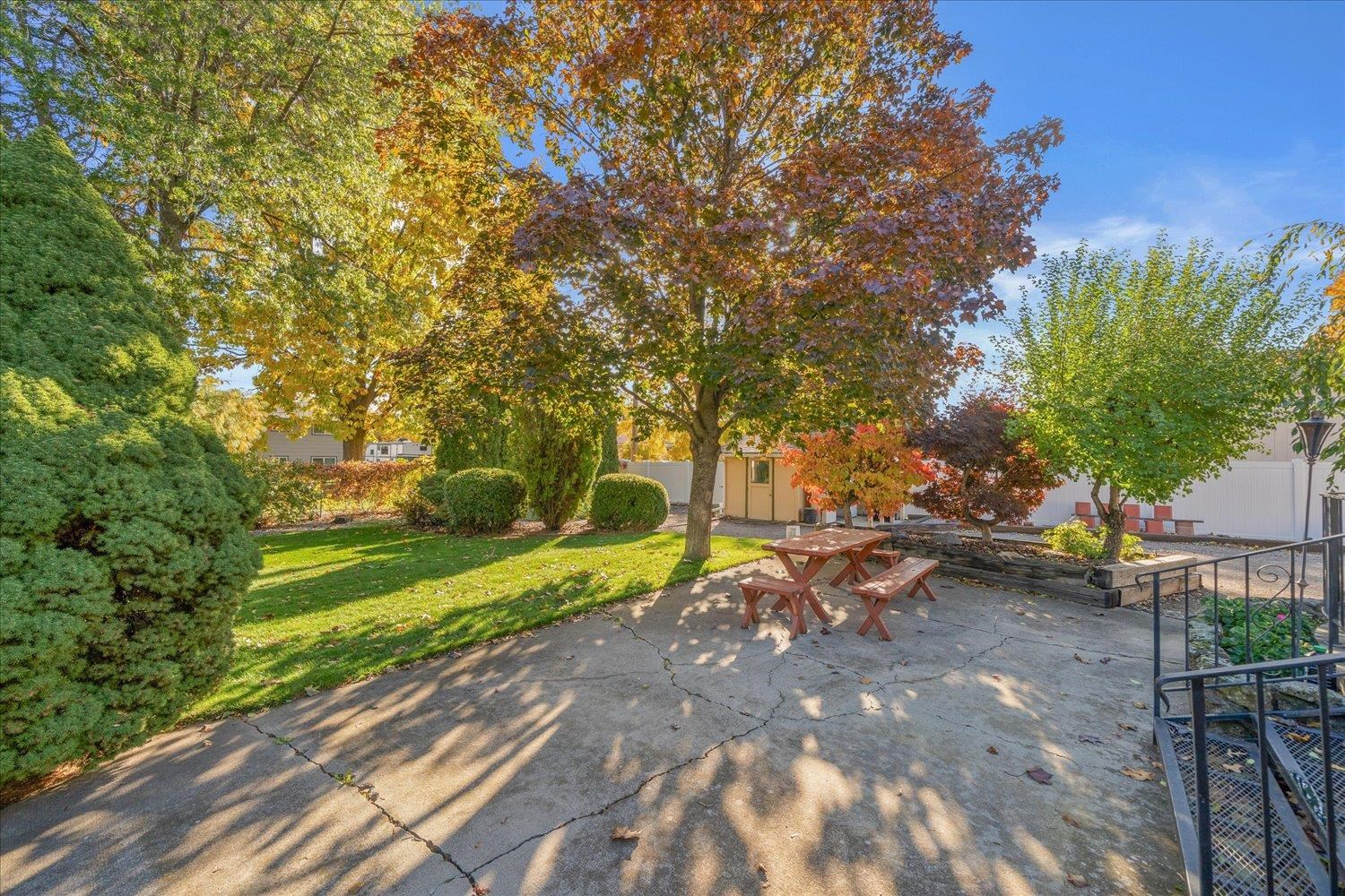 1909 South Davis Road Spokane Valley, WA 99216 - Photo 29 of 46