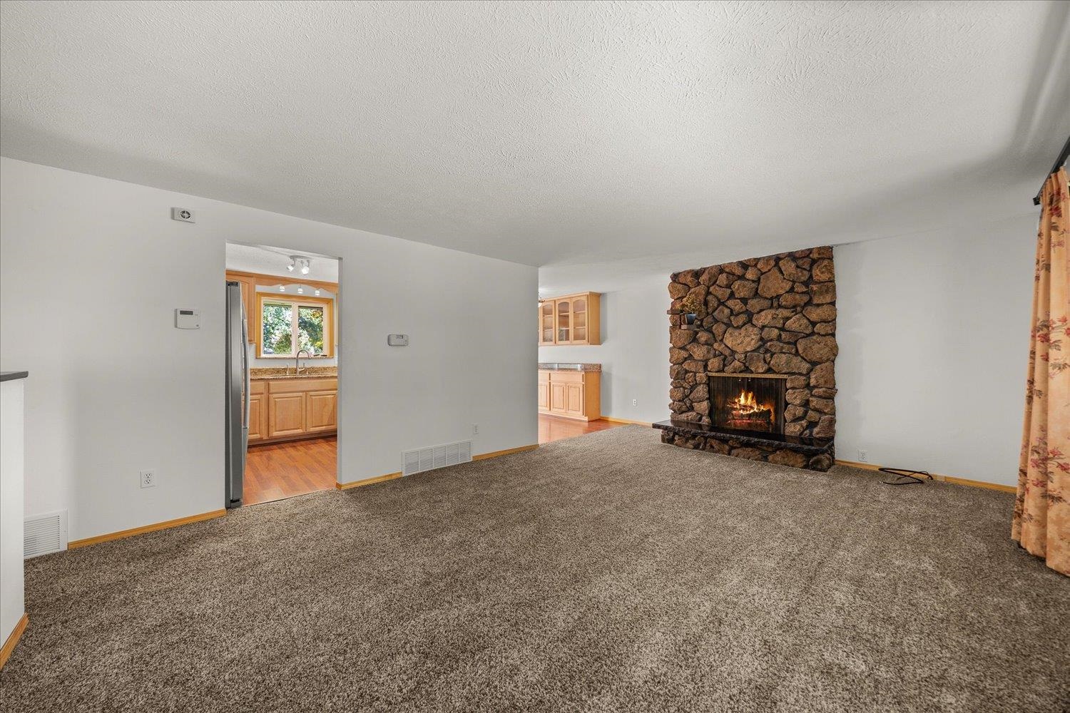 1909 South Davis Road Spokane Valley, WA 99216 - Photo 5 of 46